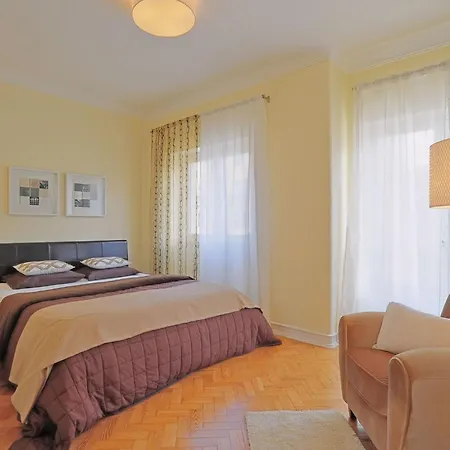 Admiral 77 By Interhome Lisbon